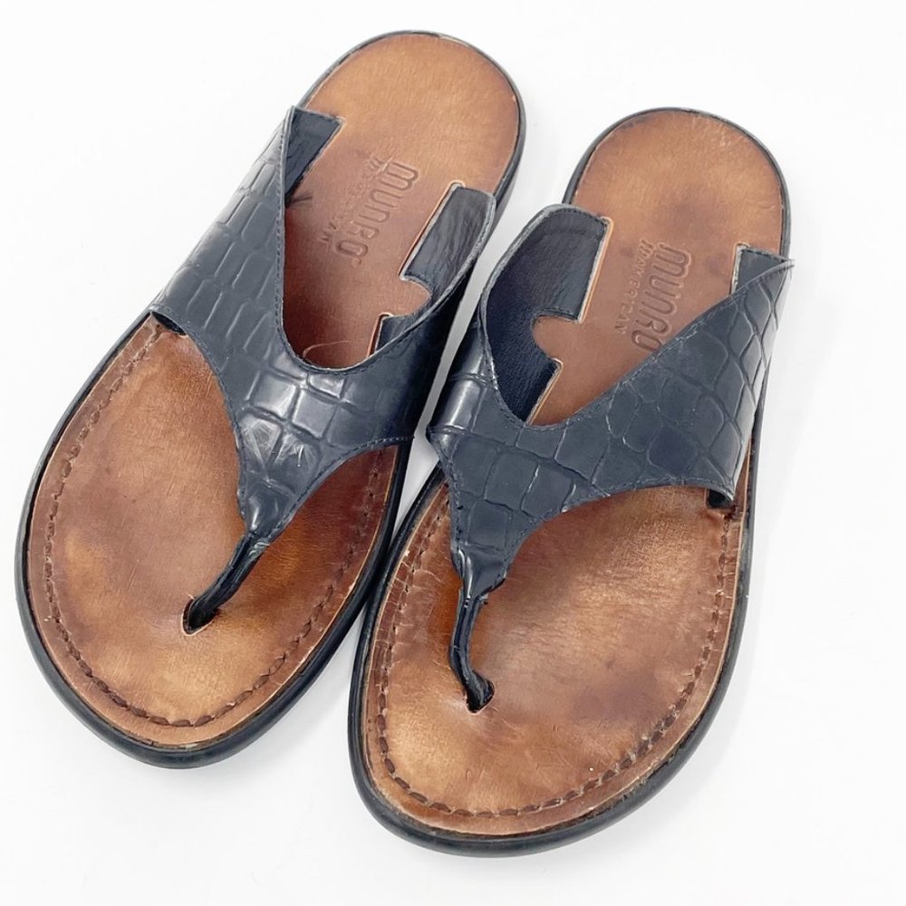 Munro Womens Black Sculpted Leather Slip on Sandal Size 6